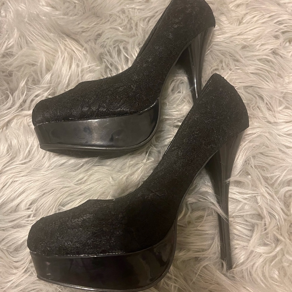 Black laced heels